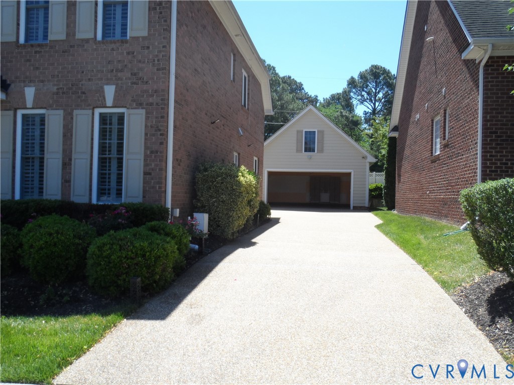 5917 Moriano Terrace