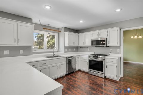 Tiny photo for 300 Confederate Run Court, Henrico, VA 23075 (MLS # 2529418)