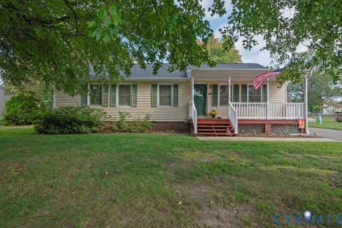 Photo of 6418 Chenault Way, Mechanicsville, VA 23111 (MLS # 2625572)