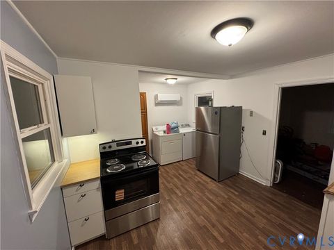 Tiny photo for 105 Gravatt Avenue, Nottoway, VA 23824 (MLS # 2525383)