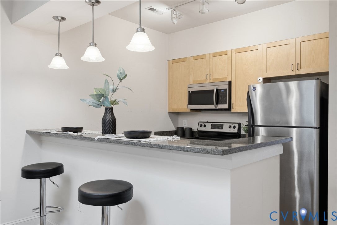 1333 W Broad Street U506