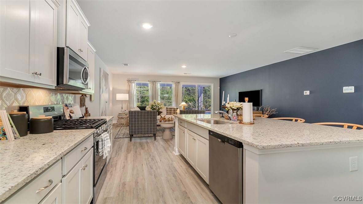 7007 Greenholm Place