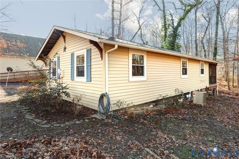 Tiny photo for 106 Monroe Street, Locust Grove, VA 22508 (MLS # 2531935)