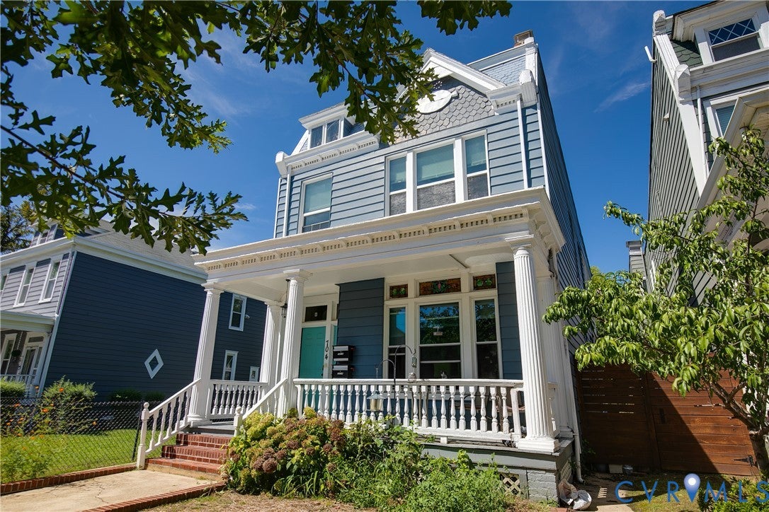 704 Chimborazo Boulevard