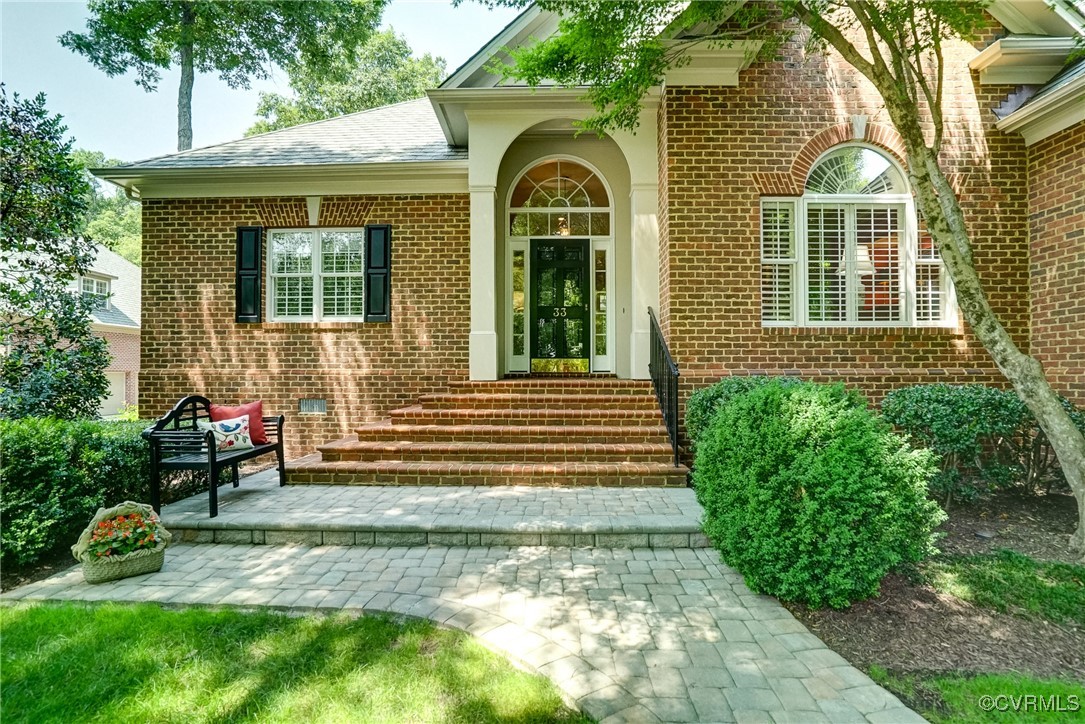 33 E Square Lane