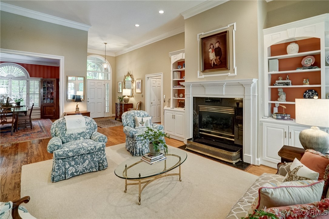 33 E Square Lane