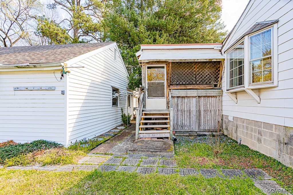 Photo 11 of 40 of 2908 Irisdale Avenue house