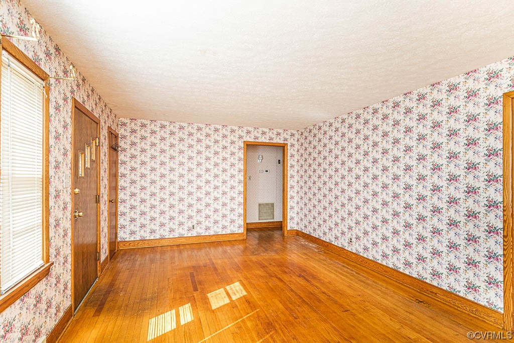 Photo 31 of 40 of 2908 Irisdale Avenue house