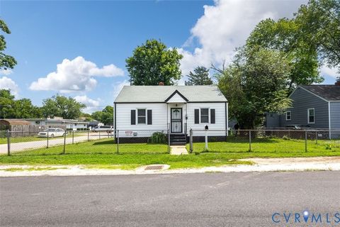 Tiny photo for 95 Culpeper AVE, Petersburg, VA 23803 (MLS # 2618203)