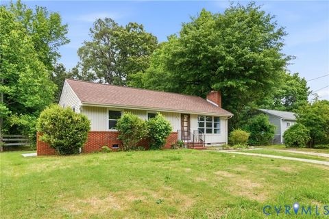 Photo of 311 Holly Hill Drive, Petersburg, VA 23805 (MLS # 2613617)