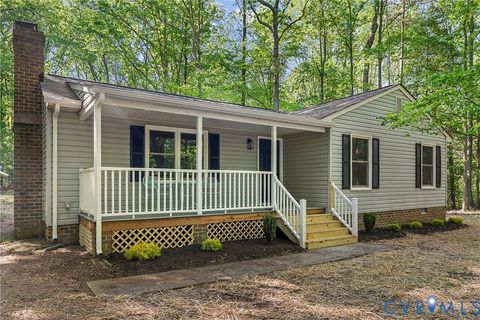 Photo of 640 Oak Springs Drive, Aylett, VA 23009 (MLS # 2610387)