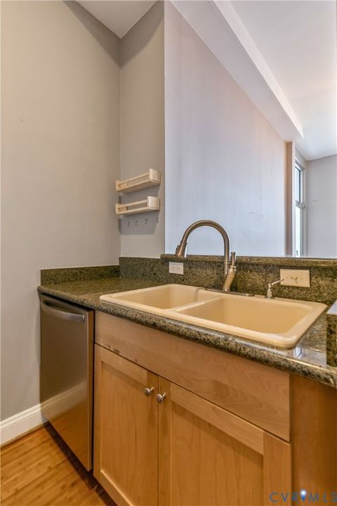 Tiny photo for 1414 W Marshall Street #U402, Richmond, VA 23220 (MLS # 2532181)