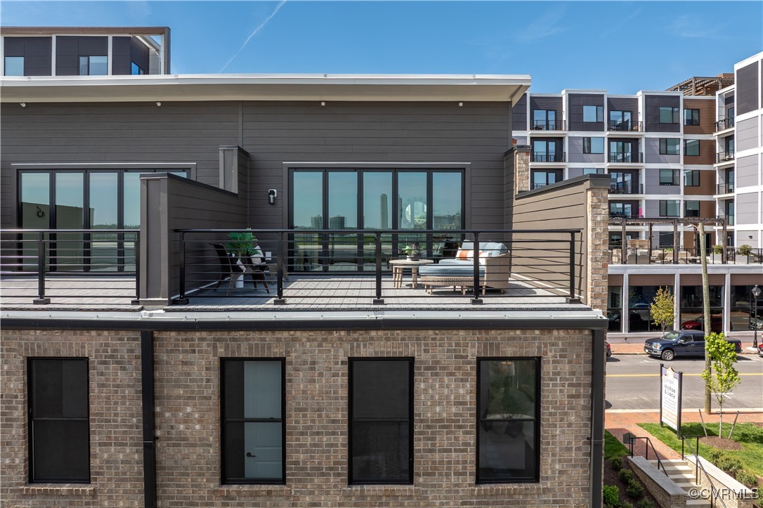 425 W 7th Street