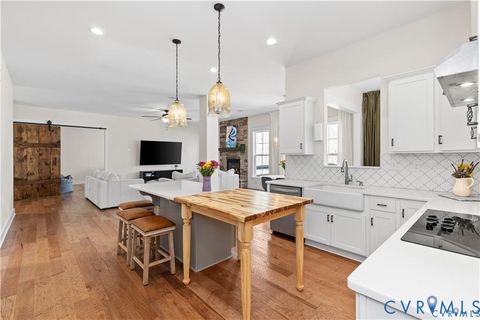 Tiny photo for 19620 Ahern Road, Moseley, VA 23120 (MLS # 2610765)