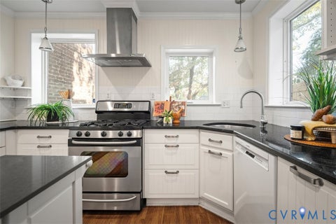 Tiny photo for 1716 Grove Avenue, Richmond, VA 23220 (MLS # 2626337)