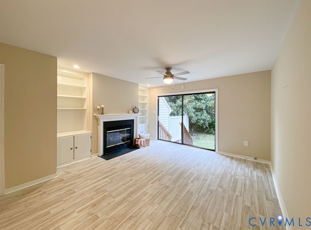 6903 E Fox Green