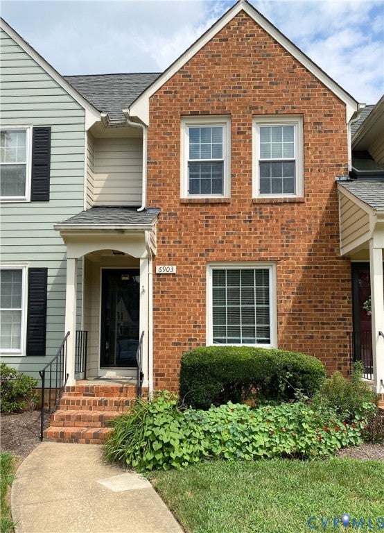 6903 E Fox Green
