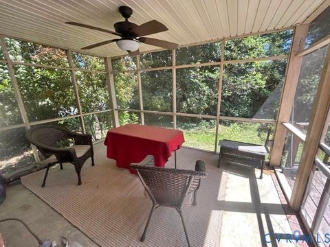 Tiny photo for 111 Jefferson Street, Emporia, VA 23847 (MLS # 2610038)