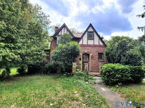 Tiny photo for 111 Jefferson Street, Emporia, VA 23847 (MLS # 2610038)