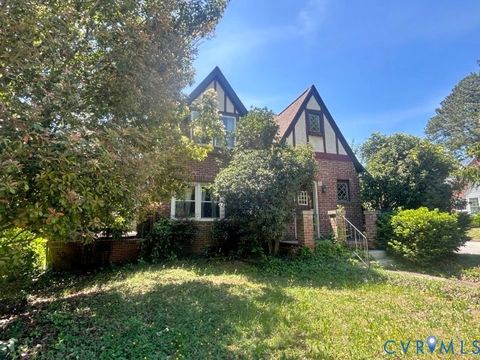 Tiny photo for 111 Jefferson Street, Emporia, VA 23847 (MLS # 2610038)