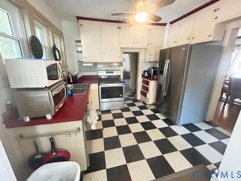 Tiny photo for 111 Jefferson Street, Emporia, VA 23847 (MLS # 2610038)