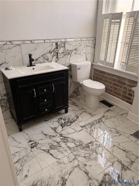 Tiny photo for 501 Grove ave Ave, Petersburg, VA 23803 (MLS # 2608457)