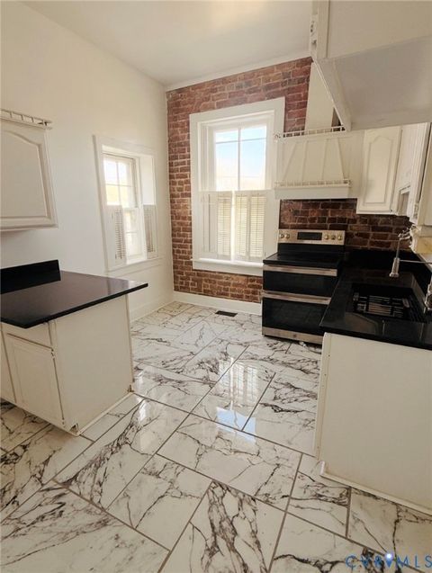 Tiny photo for 501 Grove ave Ave, Petersburg, VA 23803 (MLS # 2608457)