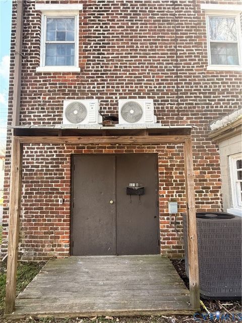 Tiny photo for 501 Grove ave Ave, Petersburg, VA 23803 (MLS # 2608457)