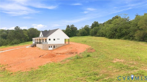 Tiny photo for 9009 Stonewall Road RD, Appomattox, VA 24522 (MLS # 2625916)