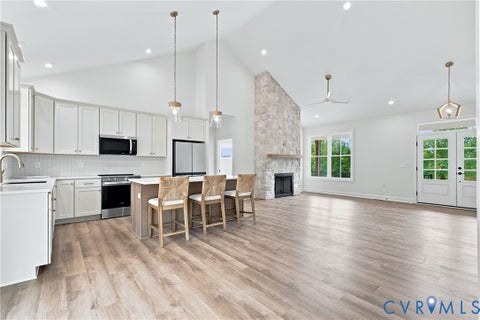 Tiny photo for 9009 Stonewall Road RD, Appomattox, VA 24522 (MLS # 2625916)