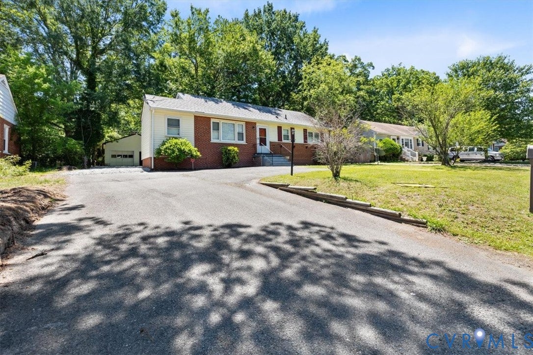 1215 Starling Drive
