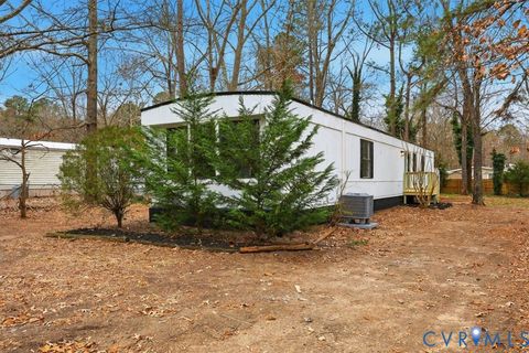 Photo of 2007 Circlestone Court, Colonial Heights, VA 23834 (MLS # 2532780)