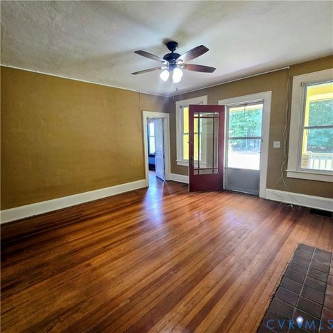 Tiny photo for 2320 Monroe Avenue, Victoria, VA 23974 (MLS # 2616896)