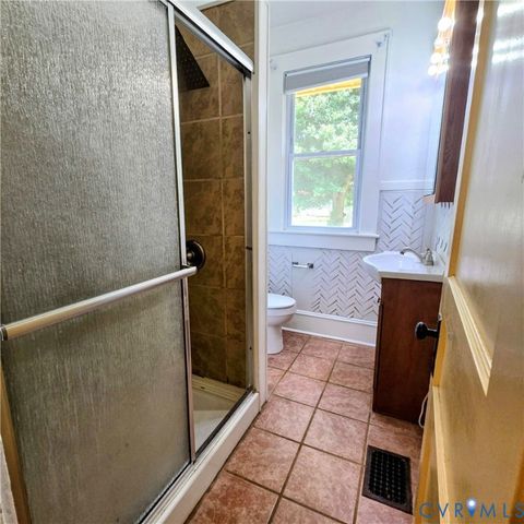 Tiny photo for 2320 Monroe Avenue, Victoria, VA 23974 (MLS # 2616896)