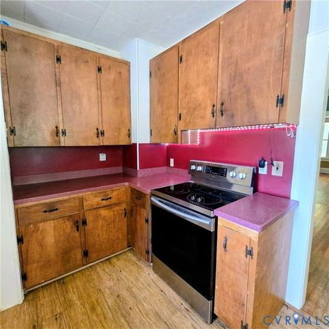 Tiny photo for 2320 Monroe Avenue, Victoria, VA 23974 (MLS # 2616896)