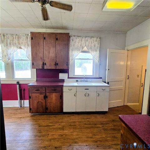 Tiny photo for 2320 Monroe Avenue, Victoria, VA 23974 (MLS # 2616896)