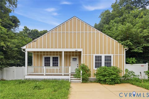 Tiny photo for 321 Mistletoe Street, Petersburg, VA 23803 (MLS # 2621689)