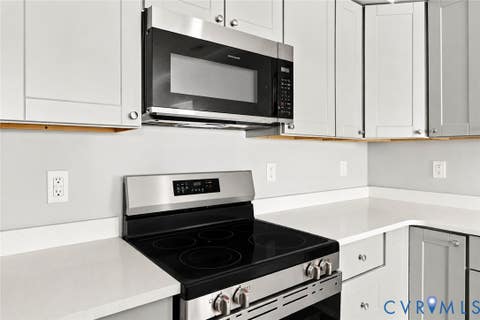 Tiny photo for 321 Mistletoe Street, Petersburg, VA 23803 (MLS # 2621689)