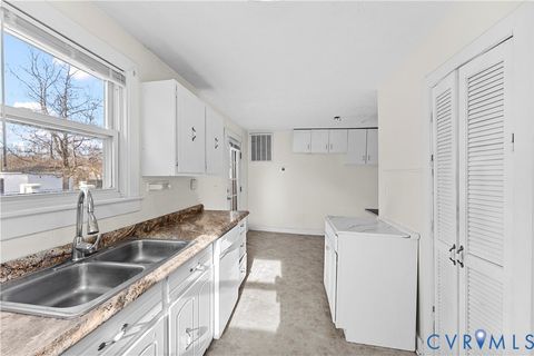 Tiny photo for 544 Roslyn Avenue, Colonial Heights, VA 23834 (MLS # 2604826)