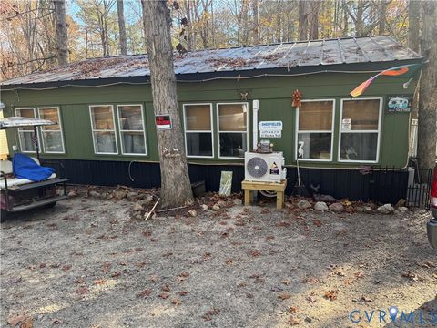 Tiny photo for 37 Hatchie Trail, Bracey, VA 23919 (MLS # 2531737)