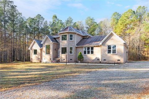 A home in Dinwiddie