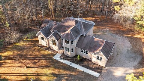 A home in Dinwiddie