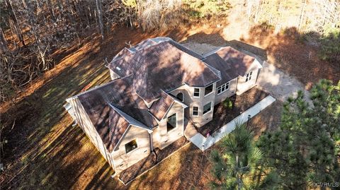 A home in Dinwiddie