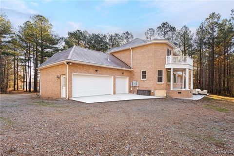 A home in Dinwiddie