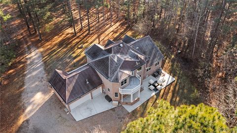 A home in Dinwiddie