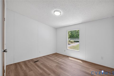 Tiny photo for 4055 Leigh Mountain Road, Green Bay, VA 23942 (MLS # 2611589)