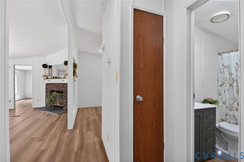 Tiny photo for 4055 Leigh Mountain Road, Green Bay, VA 23942 (MLS # 2611589)