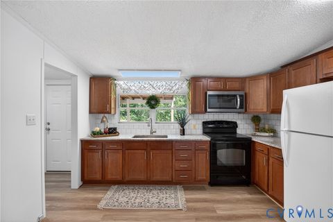 Tiny photo for 4055 Leigh Mountain Road, Green Bay, VA 23942 (MLS # 2611589)