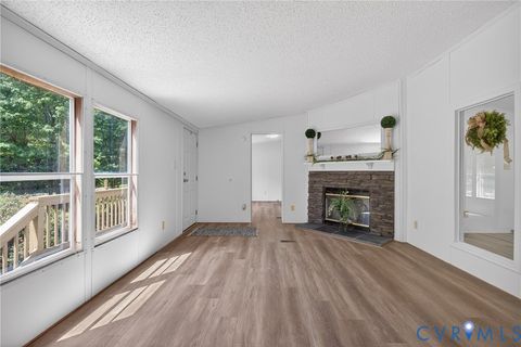 Tiny photo for 4055 Leigh Mountain Road, Green Bay, VA 23942 (MLS # 2611589)