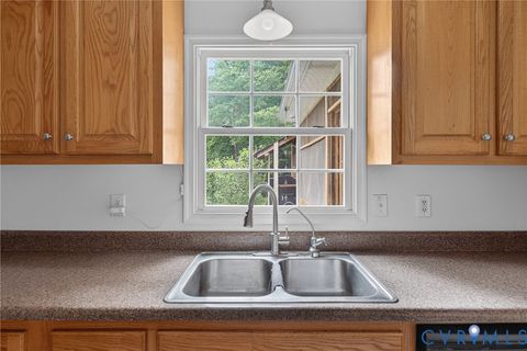 Tiny photo for 17200 Jolly Road, Disputanta, VA 23842 (MLS # 2612856)